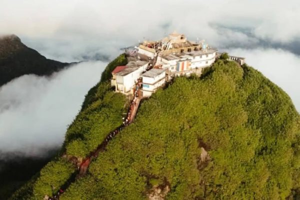 Adam’s Peak (Sri Pada)