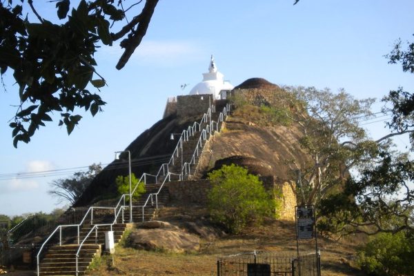 Hike to Sithulpawwa Rock Temple